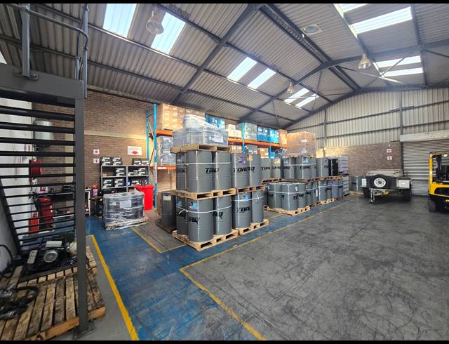 280M² WAREHOUSE FOR SALE IN ANDERBOLT